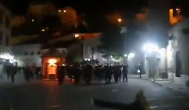 Bitlis’te yerinden edilmek istenen 70 esnaf gözaltına alındı