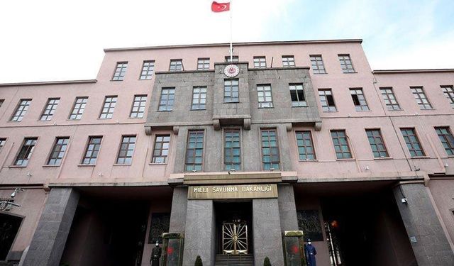 TSK'ya ait bir C130 nakliye uçağı düştü; MSB: Uçakta uçuş ekibi ile birlikte 20 personelimiz bulunuyordu