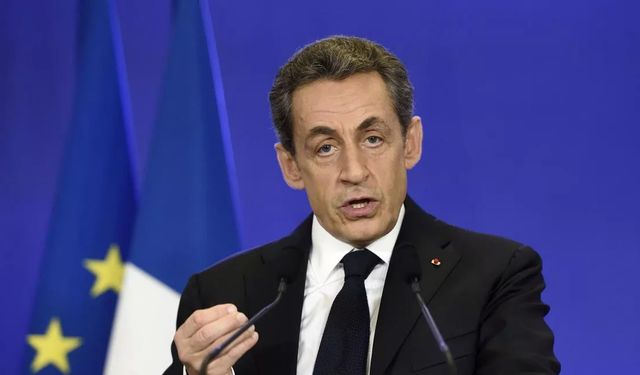 "Libya Davası"nda yolsuzluktan yargılanması süren Sarkozy hakkındaki suçlamaları reddetti