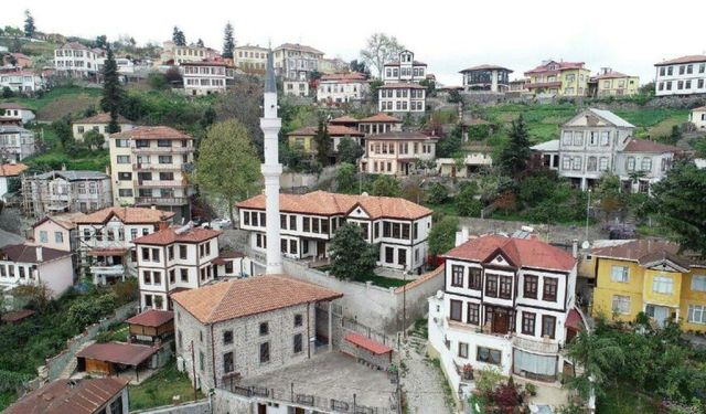 AKP'li Trabzon Belediyesi konuk evine 800 bin liralık mobilya aldı