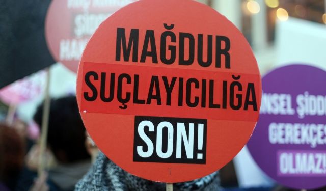 Cinsel saldırı suçundan yargılanan failden mağdur hakkında "porno sitelerinden para kazanıyor" iddiası