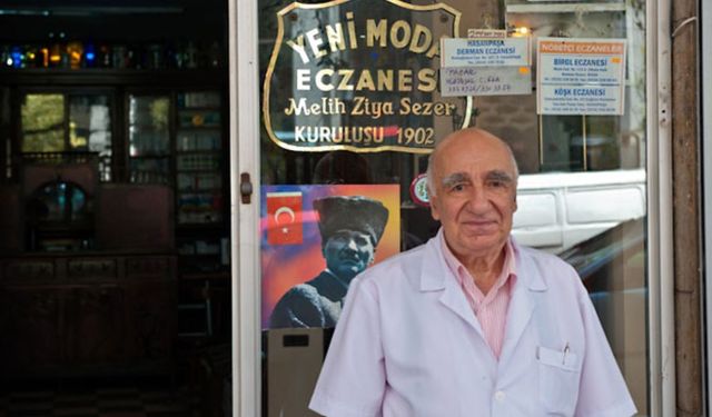 Kadıköy'ün en eski eczacısı yaşamını yitirdi: Eczanesi yaşayan müze gibiydi