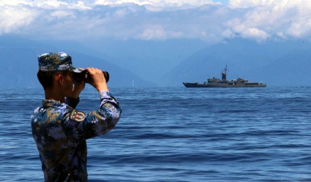Tayvan: Ada çevresinde Çin'e ait 35 hava aracı ve 8 gemi tespit edildi