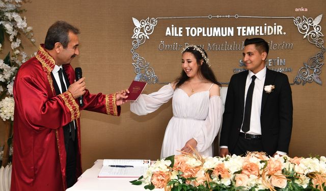 Çukurova Belediye Başkanı Çetin'den genç çifte sürpriz