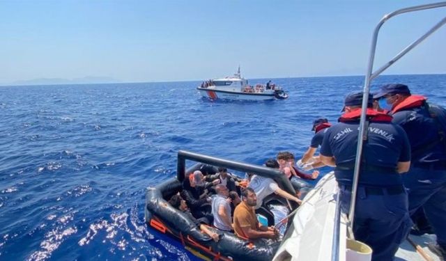 Sahil Güvenlik: Bin 467 düzensiz göçmen kurtarıldı