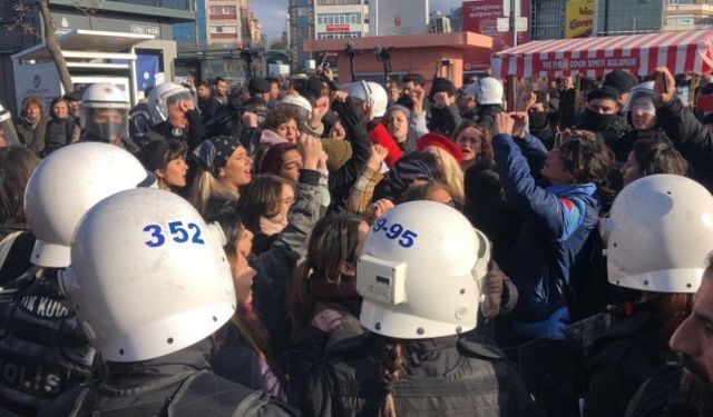 25 Kasım'da polis müdahalesinde gözaltına alınan 116 kadın serbest bırakıldı