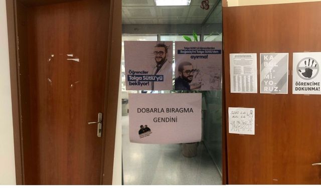 Boğaziçi Üniversitesi akademisyenlerinin kapılarındaki afişler söküldü: İzin vermeyenlerin kapıları fotoğraflandı