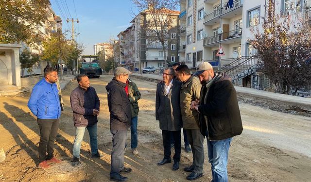 Kırşehir Belediyesi üstyapı çalışmalarına devam ediyor