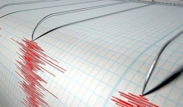 Deprem gündemden düşmüyor: Ege'de 16 saat arayla 4,7 ve 5 büyüklüğünde iki deprem yaşandı
