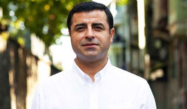 Selahattin Demirtaş'tan silah bırakma sürecine ilişkin Sırrı Süreyya Önder'li paylaşım