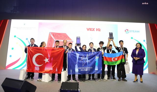 Küçükçekmeceli öğrenciler Bakü'den şampiyonlukla döndü