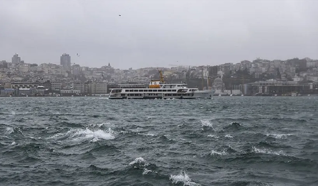 Gökçeada ve Bozcaada feribot hatlarında yarın sabah yapılacak seferler iptal edildi