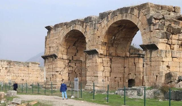 Hierapolis Antik Kenti yıkılma riskiyle yüz yüze: UNESCO Dünya Mirası Listesinde