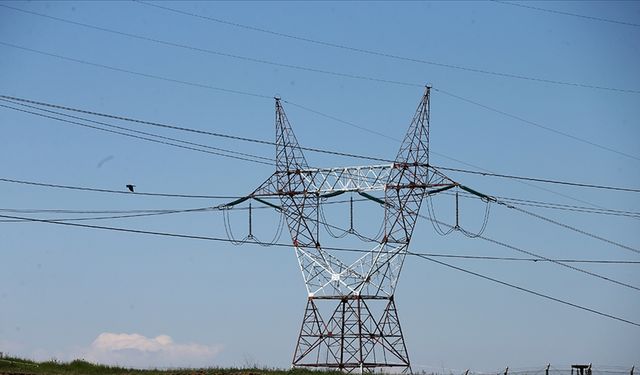Elektrikte serbest tüketici limiti 2023 için 1000 kilovatsaat olacak