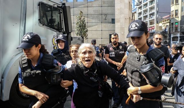 AYM  Cumartesi Anneleri'ne polis şiddeti için ihlal kararı verdi