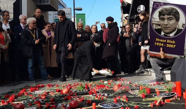 Hrant Dink anılıyor: 16 yıl sonra aynı yerde binler "Hepimiz Hrant'ız Hepimiz Ermeni'yiz" dedi