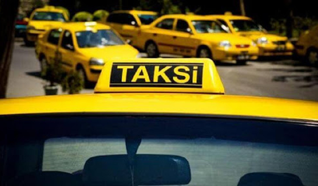 İstanbul'da yolcuları araçtan indiren taksiciye 4 bin 64 lira ceza
