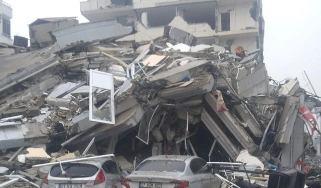 Nurdağ'da yıkılan binaların müteahhidi AKP'li meclis üyesi çıktı