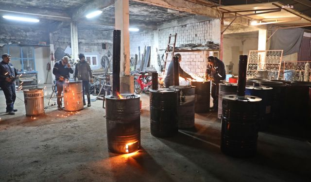 Akhisar'da üretilen varil sobalar depremzedeler için yola çıktı