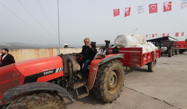İzmit Belediyesi'nin ürettiği silajlar, afet bölgesi ve ilçedeki çiftçiler arasında paylaştırıldı
