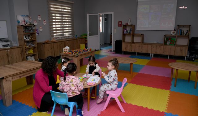Kuşadası Belediyesi'nin 'Anne-Baba Çocuk Merkezi' faaliyete devam ediyor
