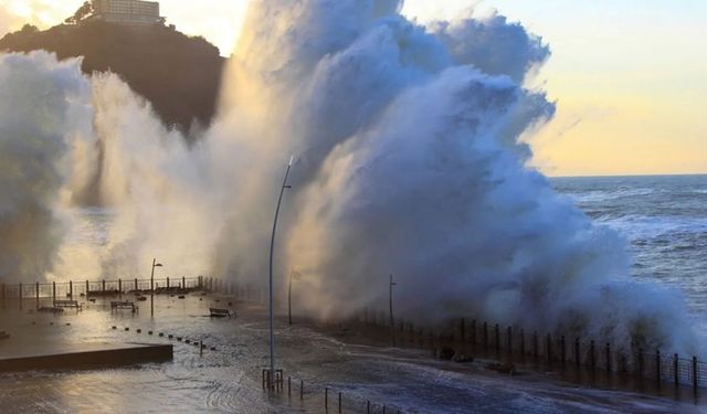 İBB tsunami raporu hazırladı: "Denize kıyısı olan 17 ilçe etkilenecek"