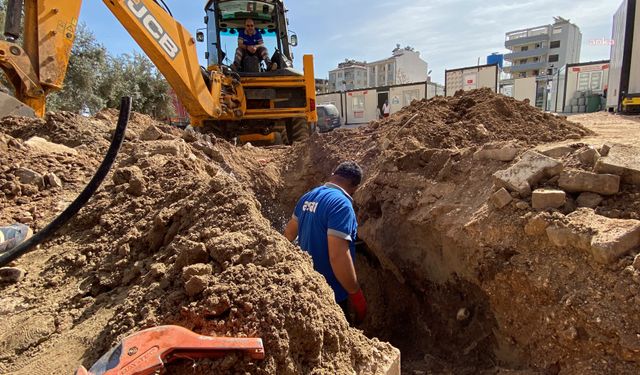 Antalya Büyükşehir Belediyesi Asat ekipleri, Hatay Kırıkhan’da sahra hastanesine su verdi 