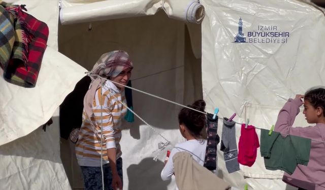 İzmir Büyükşehir’in Hatay’da kurduğu çadırkentteki depremzede kadınlar ‘8 Mart’ı buruk karşıladı