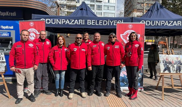 Odunpazarı Belediyesi arama kurtarma ekibi, yurttaşları bilgilendirdi