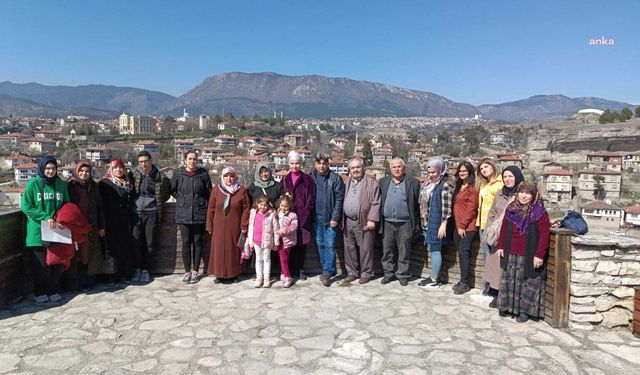 Safranbolu Belediyesi’nden depremzedeler için kent turu