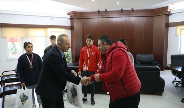 Şampiyon boksörlerden Didim Belediye Başkanı Atabay’a ziyaret