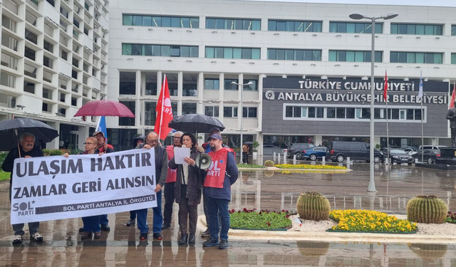SOL Parti Antalya İl Örgütü ulaşım zammını protesto etti