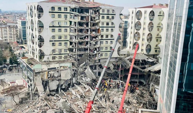 Deprem’de 89 kişiye mezar olan Galeria Sitesi’nin müteahhidi cezaevinde öldü