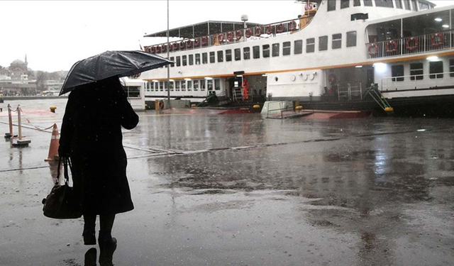 İstanbul'da vapur seferlerine hava muhalefeti engeli