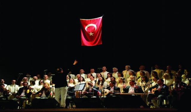 Medeniyetler Korosu'ndan dayanışma konseri