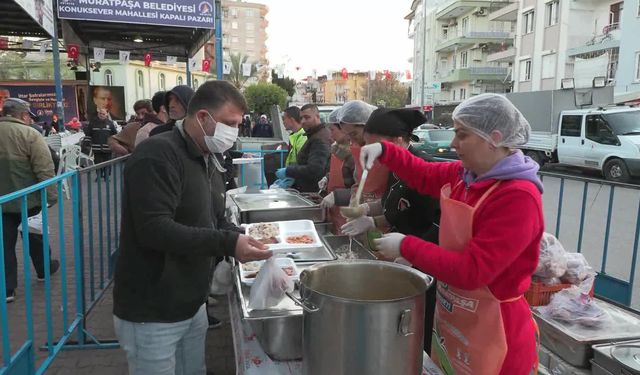 Muratpaşa'da mahalle iftarları devam ediyor