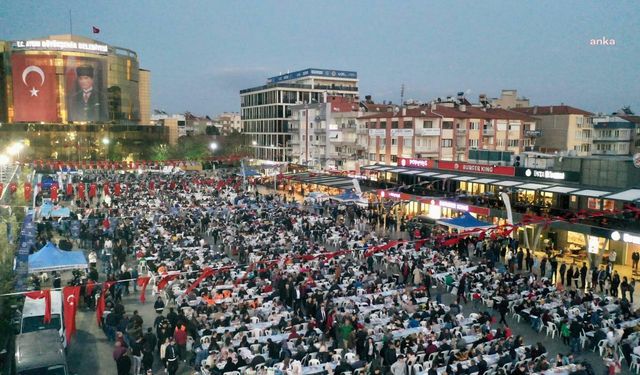 Aydın Büyükşehir Belediyesi, vatandaşları iftar sofrasında buluşturdu