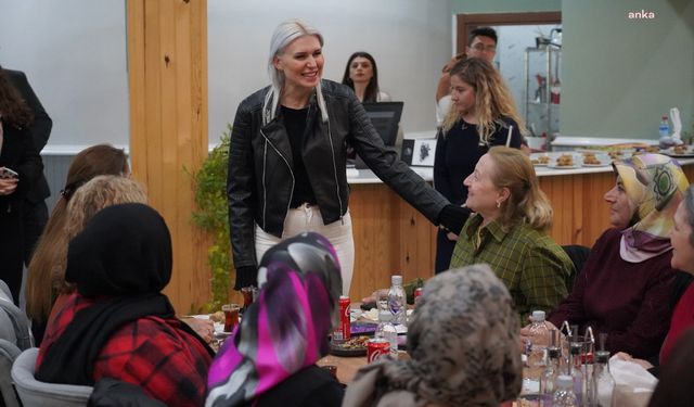 Bilecik Belediye Başkanvekili Subaşı, kadın kursiyerlerle iftar sofrasında bir araya geldi