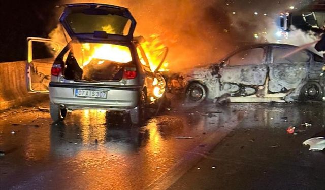 Burdur'da başka bir araçla çarpışıp alev alan otomobildeki kadın öldü