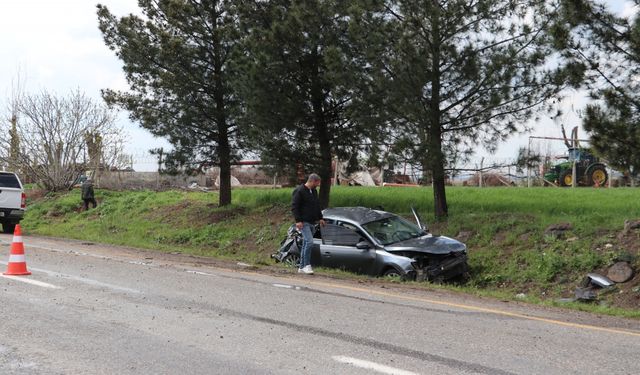Diyarbakır'da şarampole devrilen otomobildeki 5 kişi yaralandı