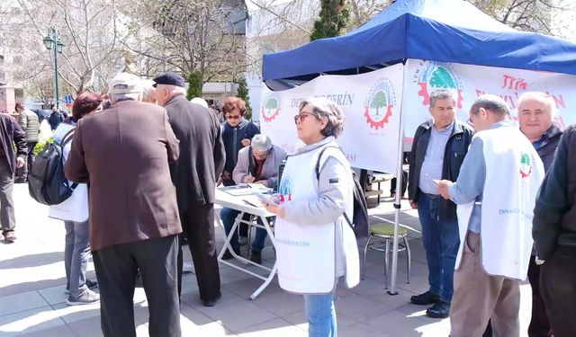 Emekliler, Eskişehir'de imza kampanyası başlattı