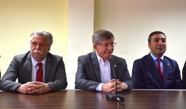 Gelecek Partisi Genel Başkanı Davutoğlu, Konya'da esnaf ziyaretinde bulundu:
