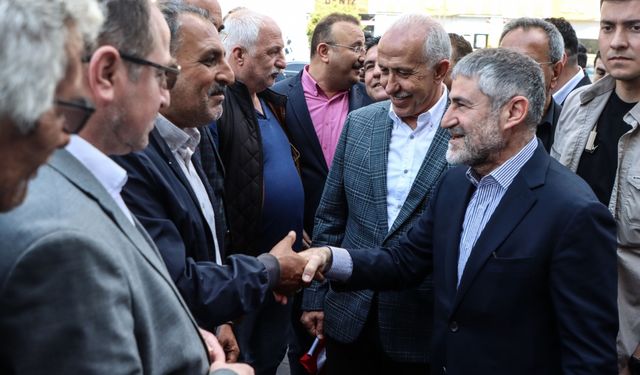 Hazine ve Maliye Bakanı Nebati, Mersin'de vatandaşlara hitap etti: