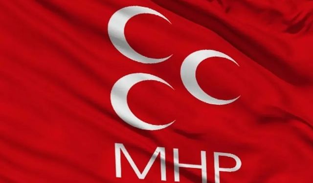 Seçim2023 I Uşak'ta Zafer Partisi'nden istifa eden 25 kişi MHP'ye katıldı