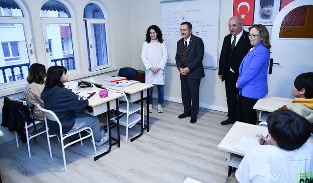 Tepebaşı Belediye Başkanı Ataç, Bahriye Üçok Eğitim Merkezi öğrencilerini ziyaret etti
