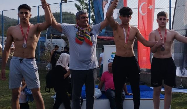 Ceyhanlı güreşçiler, Karakucak Güreşleri’nden 8 madalya ile döndü
