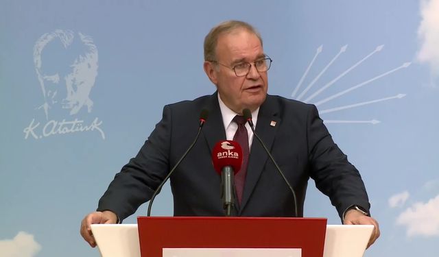 Öztrak: Pusulanın bir tarafında, 'Suriyeliler kalsın' , diğer tarafında ‘Barış içinde göndereceğiz’ var