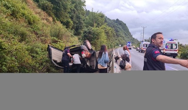 Zonguldak'ta takla atan araçtaki 6 kişi yaralandı