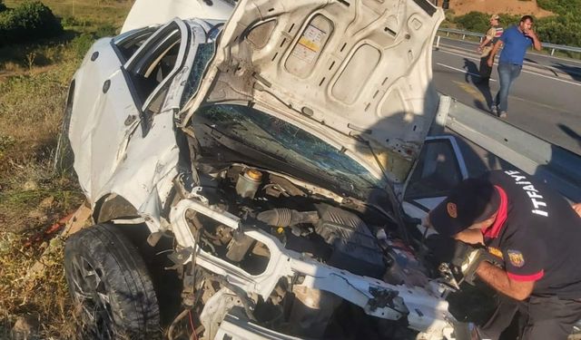 Bingöl'de bariyere çarpan otomobildeki 1 kişi öldü, 2 kişi yaralandı