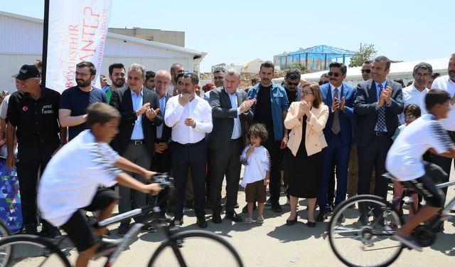 Gençlik ve Spor Bakanı Bak, Gaziantep'te konuştu:
